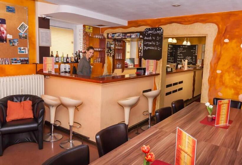 Habitació Triple Estàndard Bany Compartit, Hostel Alex 30