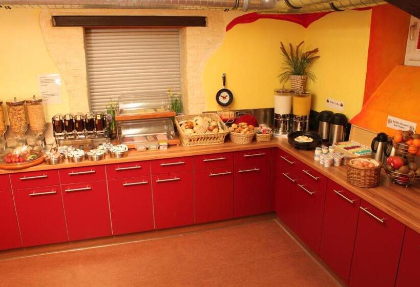 Habitació Triple Estàndard Bany Compartit, Hostel Alex 30