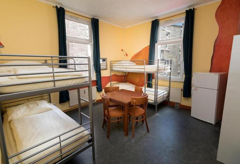 Habitació Quàdruple Estàndard Bany Compartit, Hostel Alex 30