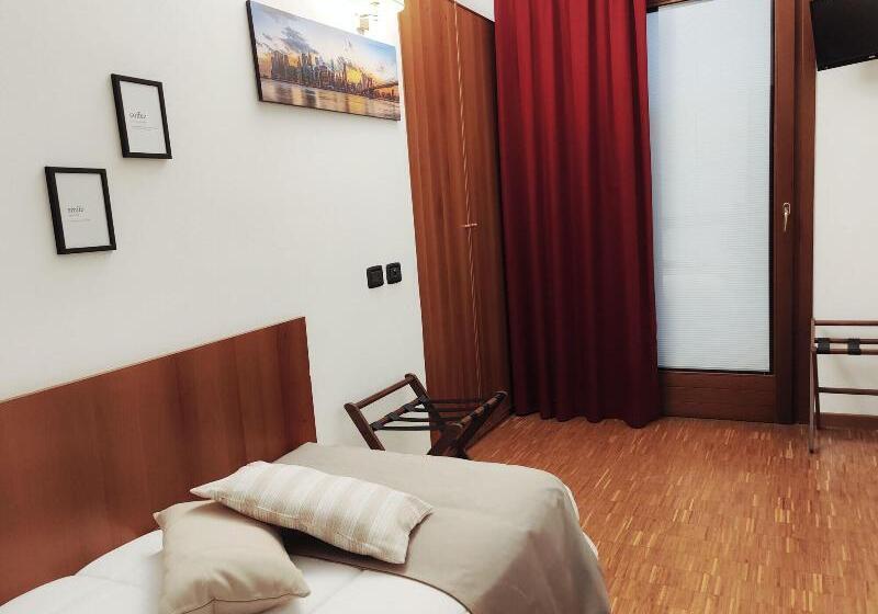 اتاق استاندارد یک نفره, Al Giardino