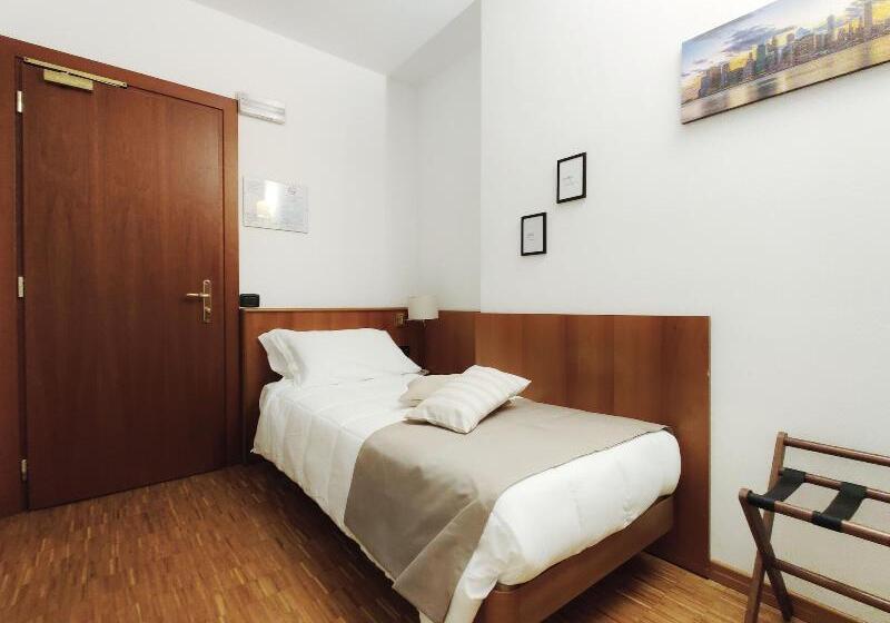 اتاق استاندارد یک نفره, Al Giardino