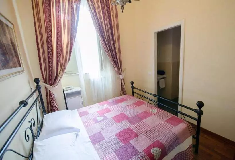 Chambre Standard Individuelle, Iris