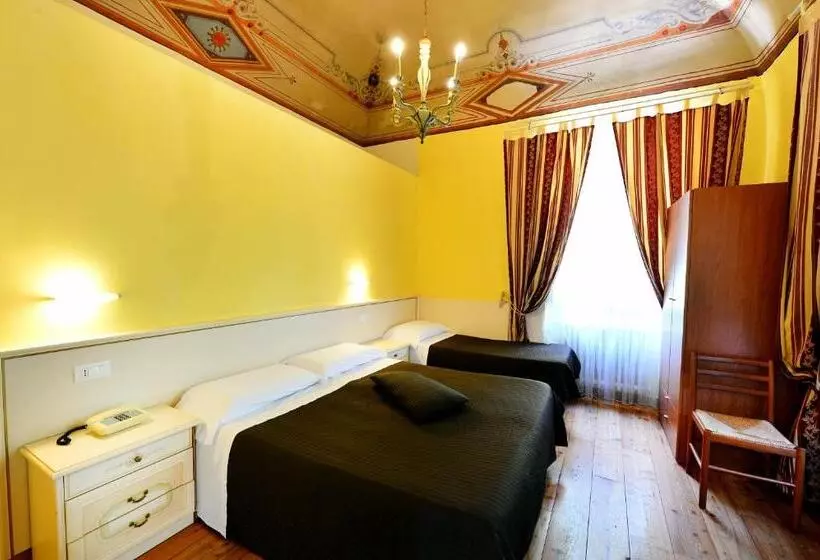 Chambre Triple Standard, Iris