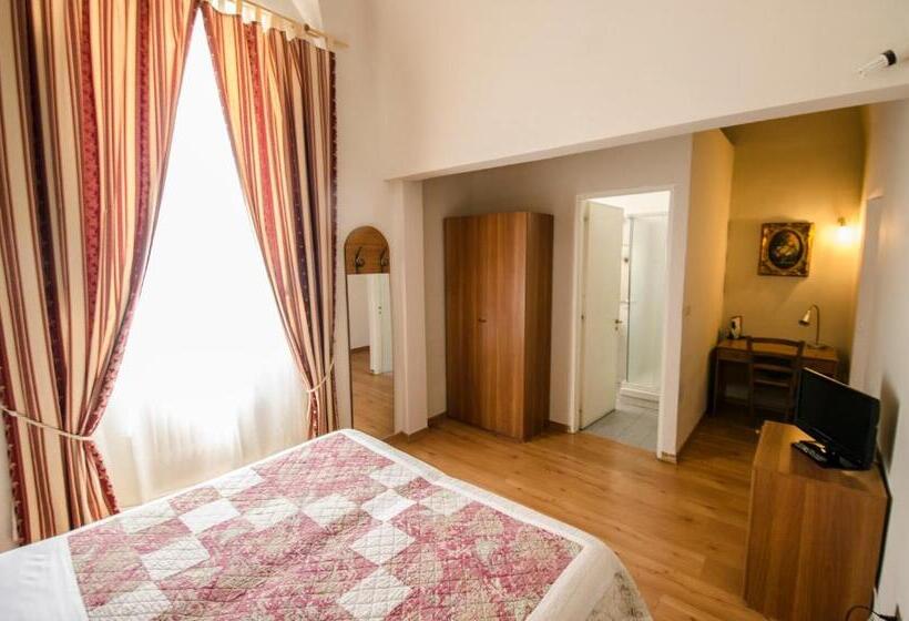 Habitació Triple Estàndard, Iris