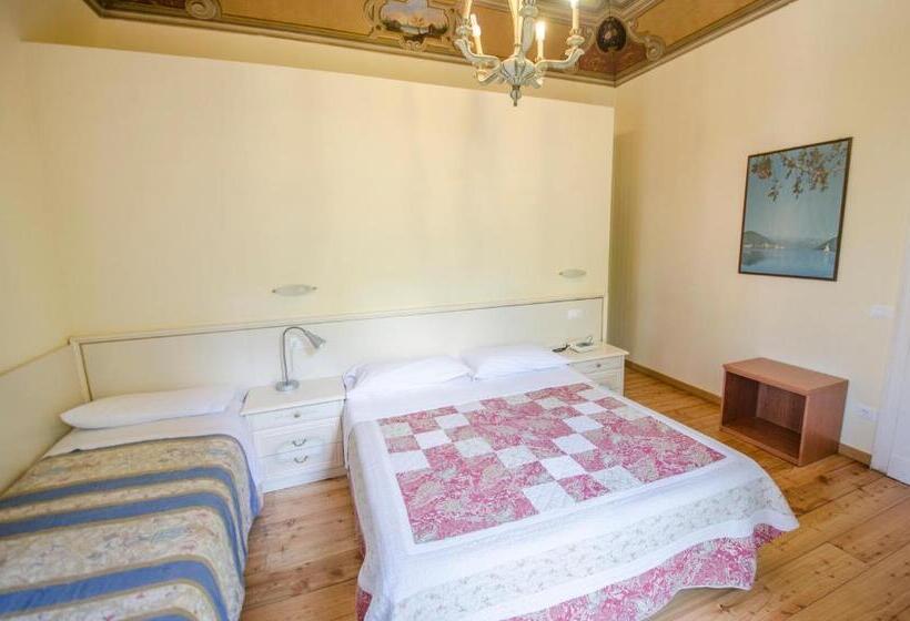 Habitació Triple Estàndard, Iris