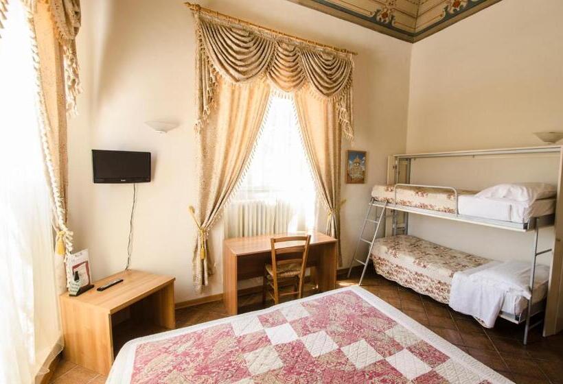 Habitació Quàdruple Estàndard, Iris