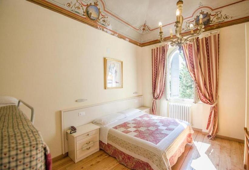 Habitació Quàdruple Estàndard, Iris