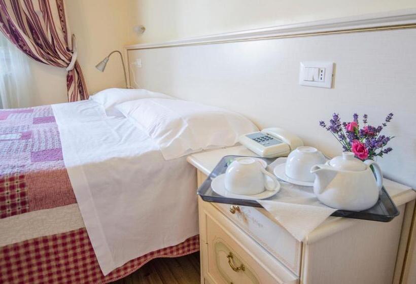 Habitació Estàndard, Iris