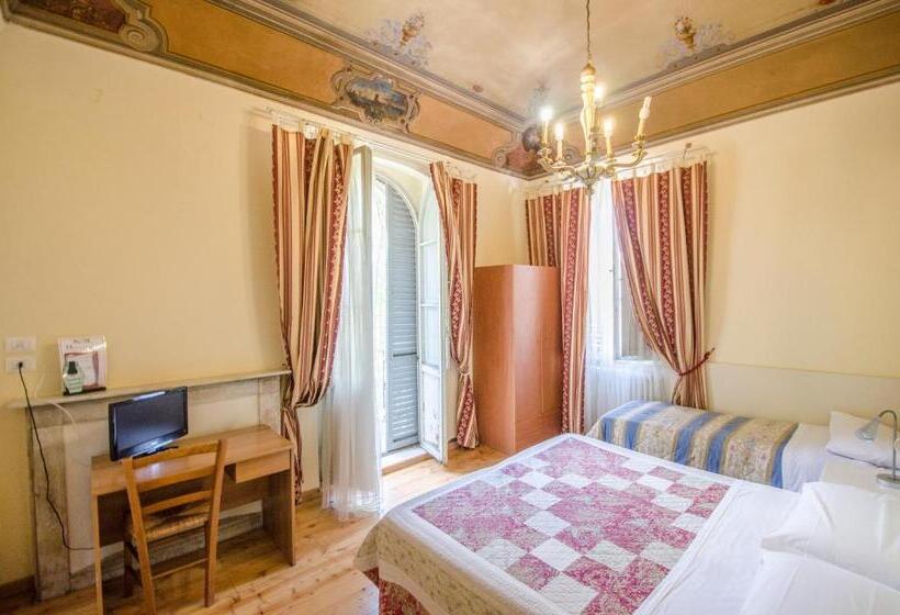 Habitació Triple Estàndard, Iris