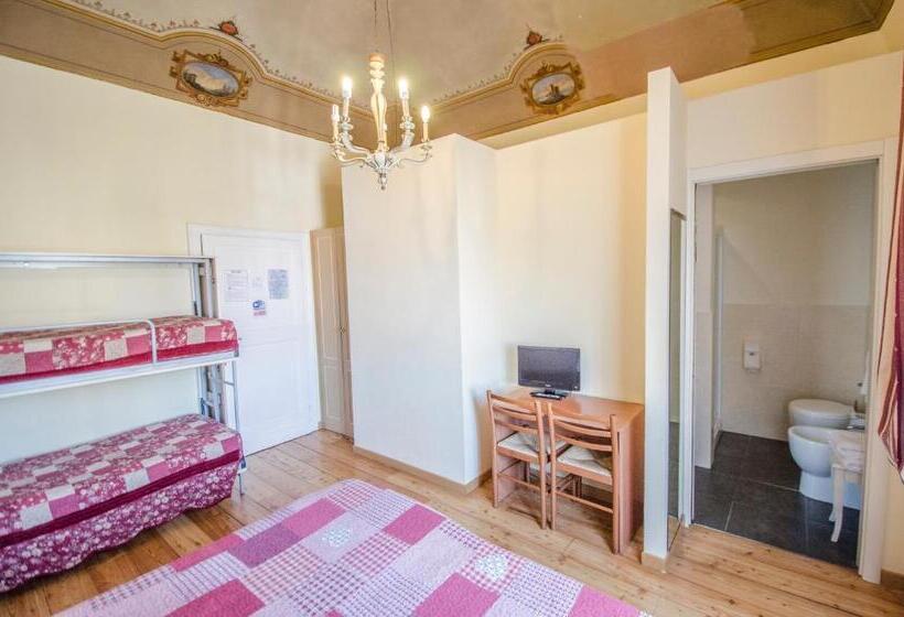 Habitació Triple Estàndard, Iris