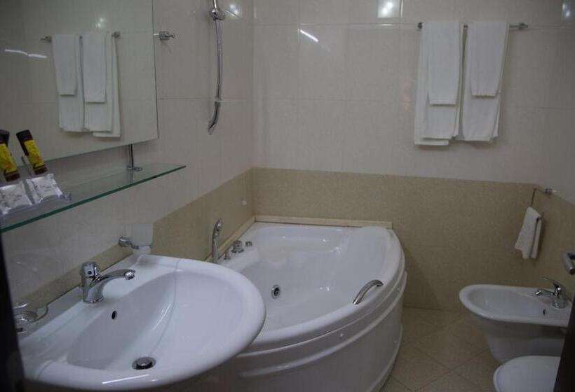 סוויטת ג'וניור נוף לים, New York