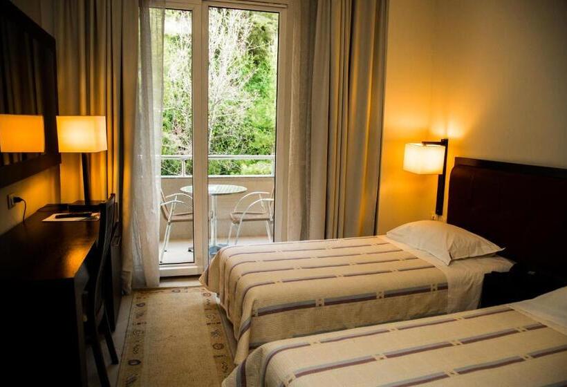 סוויטה משפחתית, New York