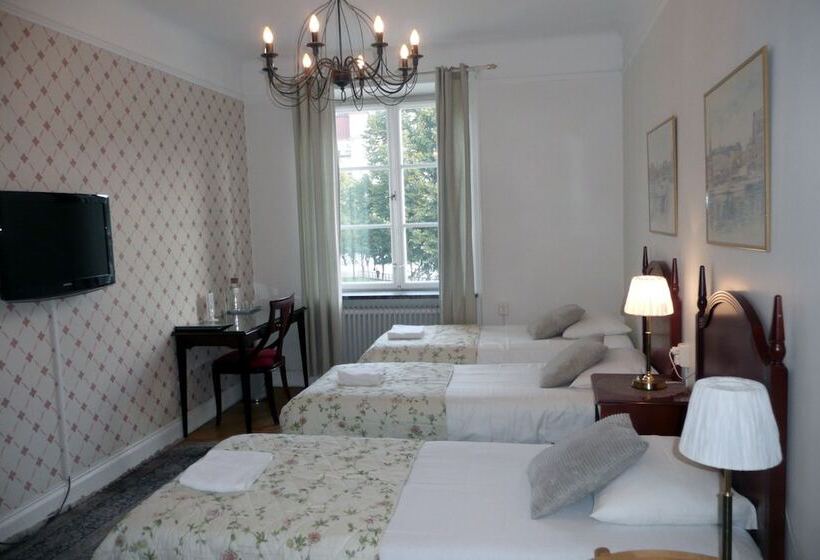 חדר סטנדרט לשלושה עם חדר אמבטיה משוף, Wasa Park