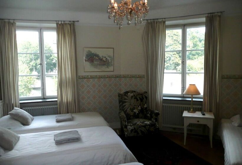 חדר סטנדרטי לארבעה עם חדר אמבטיה משותף, Wasa Park