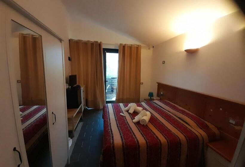 חדר קלאסי, Il Sentiero