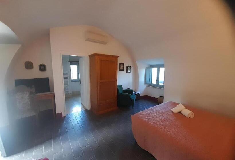 סוויטת ג'וניור דלוקס, Il Sentiero