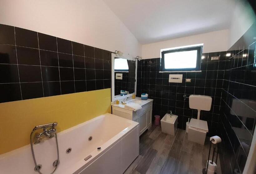 חדר סטנדרט עם ג'קוזי, Il Sentiero