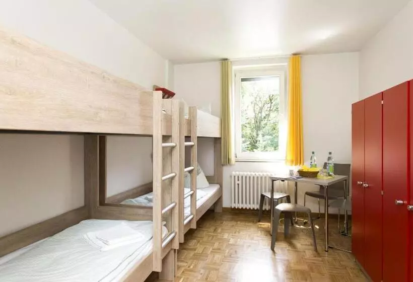 ルームシェアのワンベッド, Jugendherberge Bonn