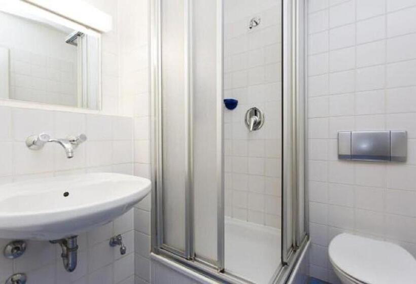 מיטה בחדר משותף, Jugendherberge Bonn