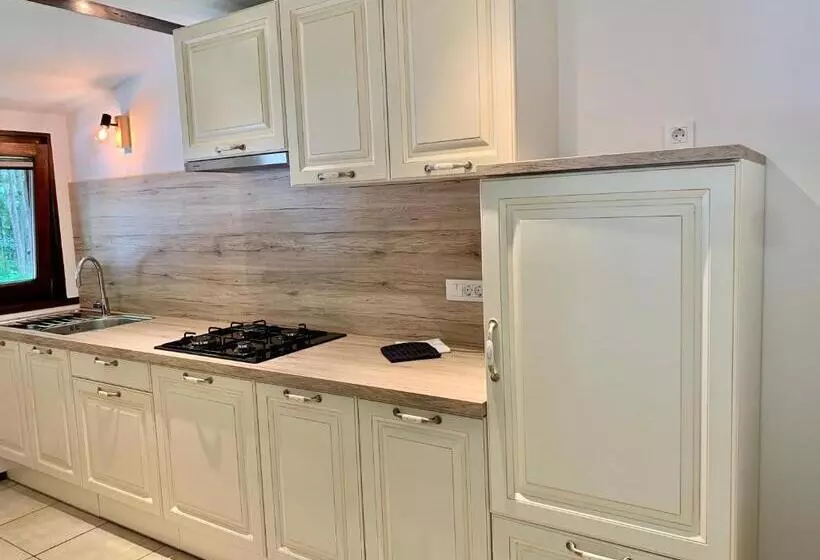 سوییت, Penzion Pibernik   Adults Only
