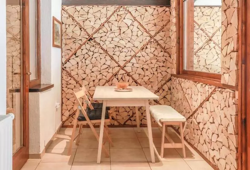 سوییت, Penzion Pibernik   Adults Only