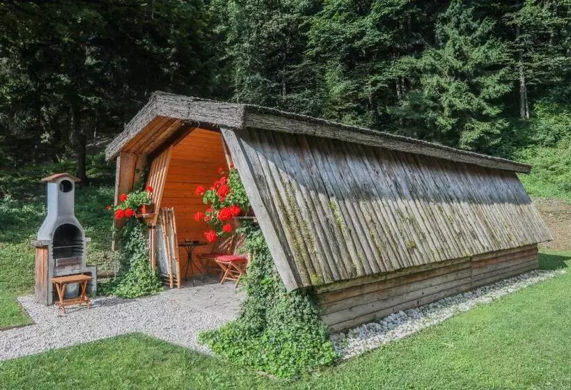 بانگلوی استاندارد, Penzion Pibernik   Adults Only