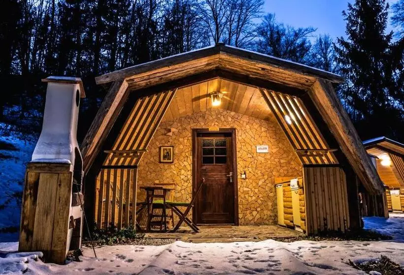 بانگلوی استاندارد, Penzion Pibernik   Adults Only
