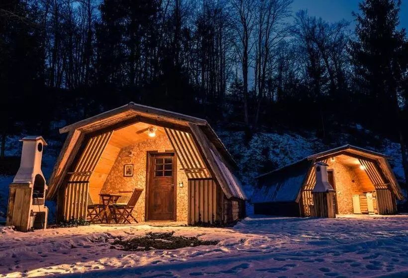 بانگلوی استاندارد, Penzion Pibernik   Adults Only