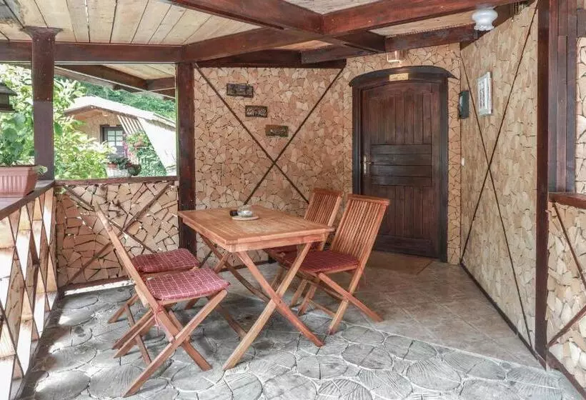 بانگلوی لوکس, Penzion Pibernik   Adults Only