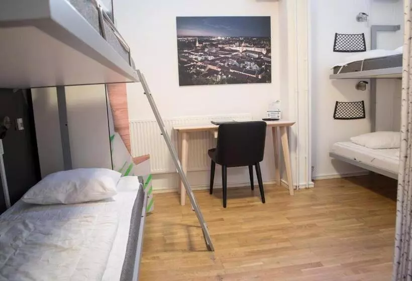 バスルーム共同エコノミー4人部屋, Slottsskogen Hostel