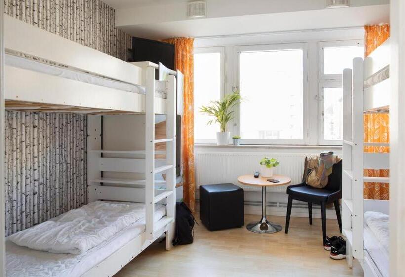 Четырехместный номер эконом класса с общей ванной комнатой, Slottsskogen Hostel