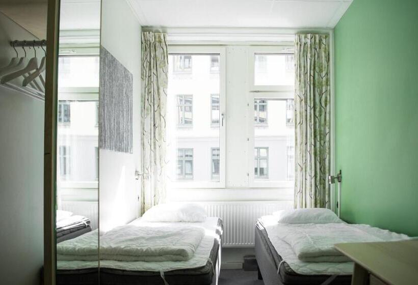 Номер Economy с общей ванной комнатой, Slottsskogen Hostel