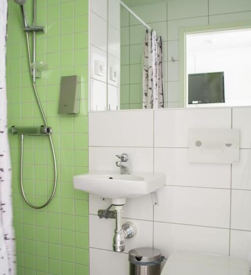 Четырехместный Номер Стандарт, Slottsskogen Hostel