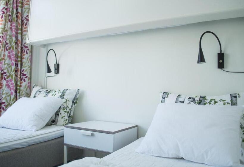 Четырехместный Номер Стандарт, Slottsskogen Hostel