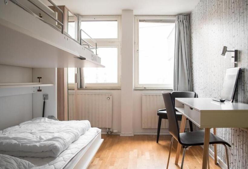 Номер Economy с общей ванной комнатой, Slottsskogen Hostel