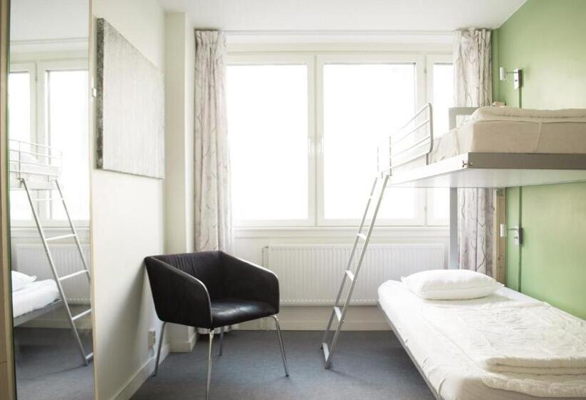 Номер Economy с общей ванной комнатой, Slottsskogen Hostel