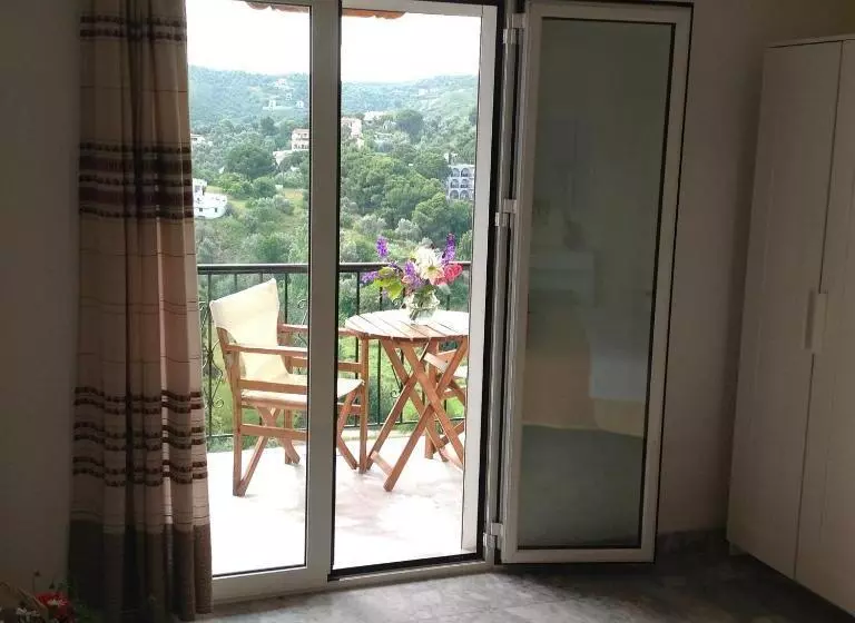 آپارتمان 1 خوابه با چشم‌انداز دریا, Villa Kavourakia