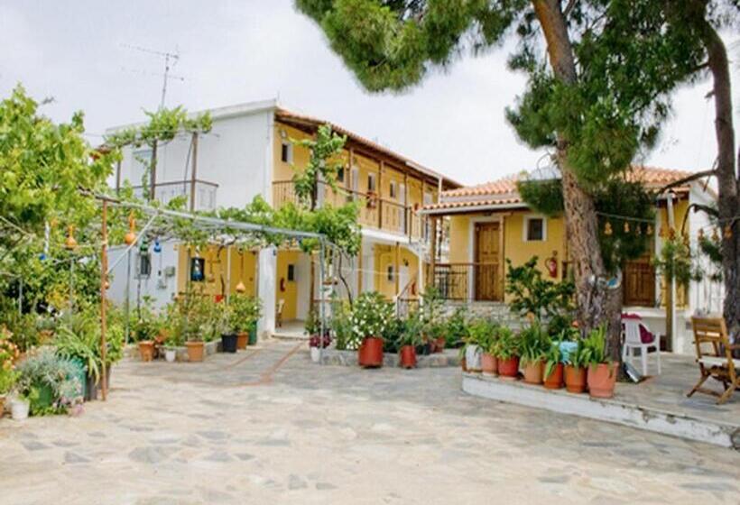 스탠다드 스튜디오 정원 전망, Villa Kavourakia