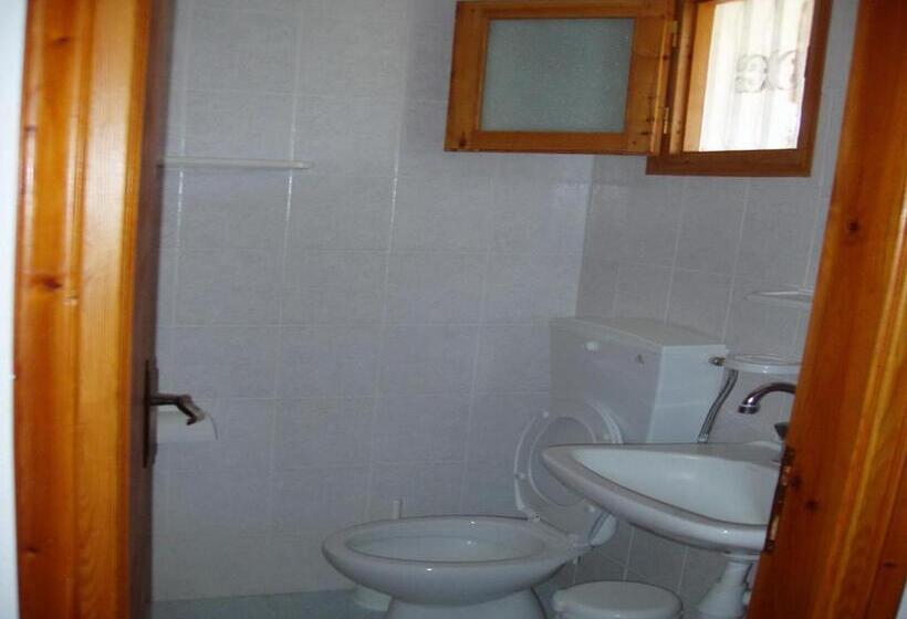 스탠다드 스튜디오 정원 전망, Villa Kavourakia