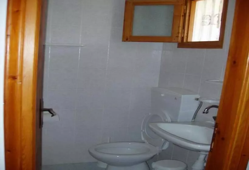 استودیو استاندارد با چشم‌انداز باغ, Villa Kavourakia
