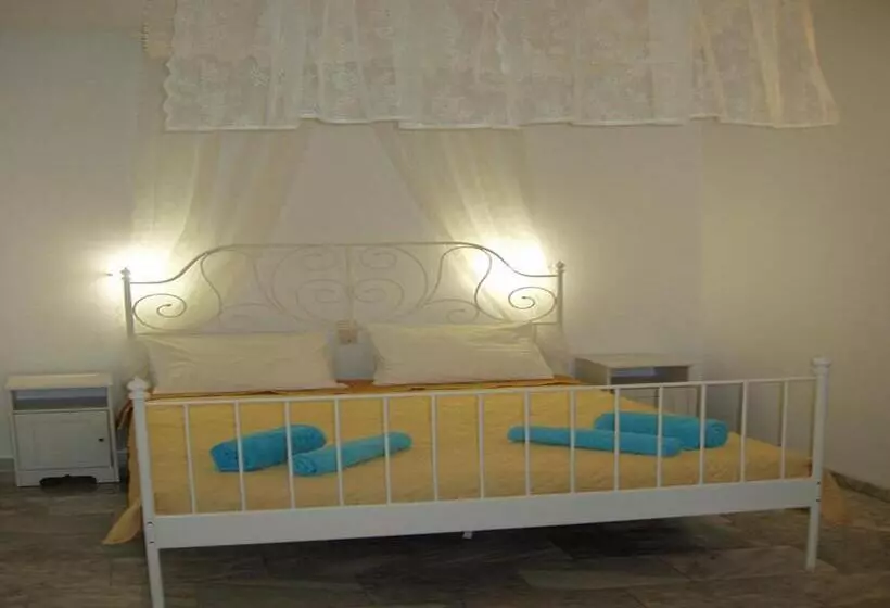 Economy Studio, Villa Kavourakia