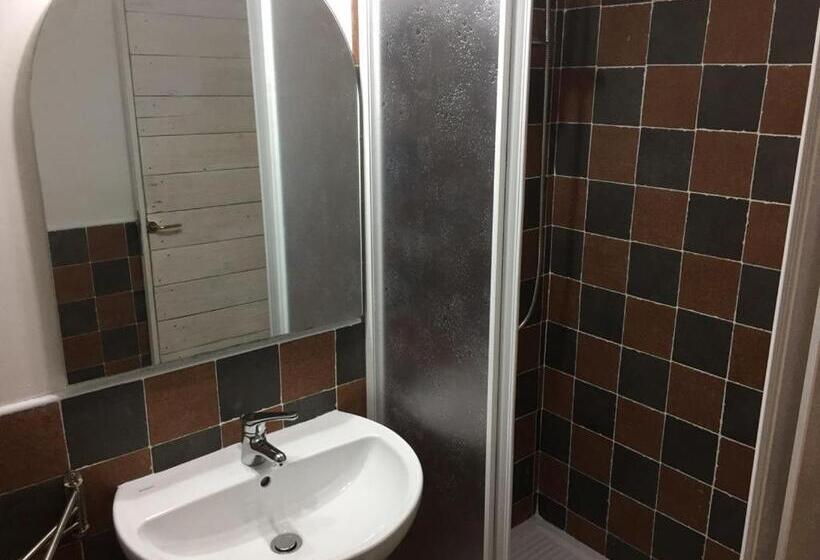 اتاق لوکس با بالکن, Villa Alessandra