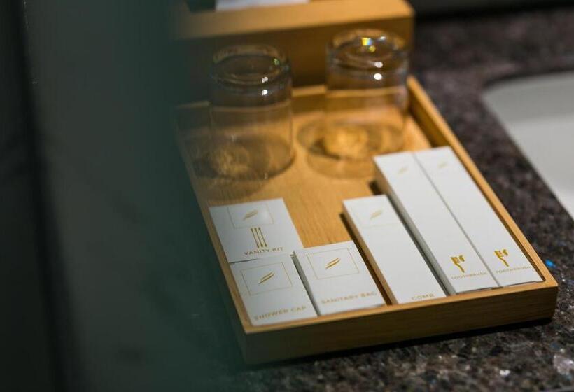 اتاق لوکس با تخت بزرگ, Grand Summit Hotel General Santos