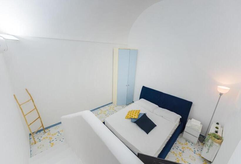 带1个卧室的带阳台的公寓, Il Poeta