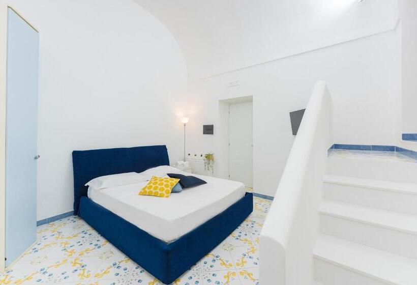 带1个卧室的带阳台的公寓, Il Poeta