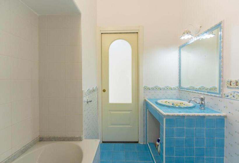 带1个卧室的带阳台的公寓, Il Poeta