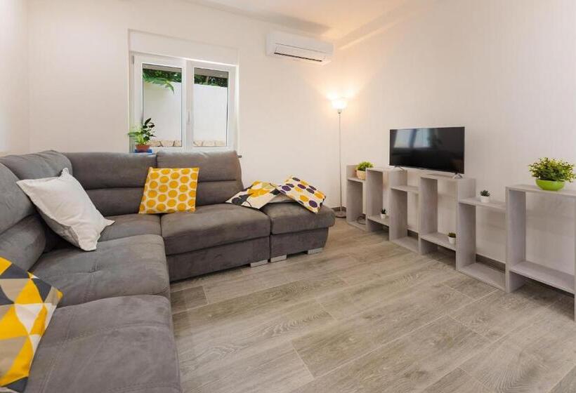 带1个卧室带泳池的公寓, Il Poeta