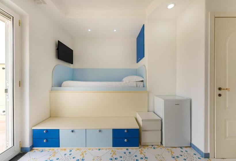 带1个卧室的带阳台的公寓, Il Poeta