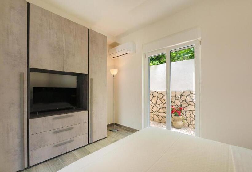 带1个卧室带泳池的公寓, Il Poeta