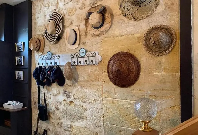 コンフォートルーム, La Maison Du Bourg B&b